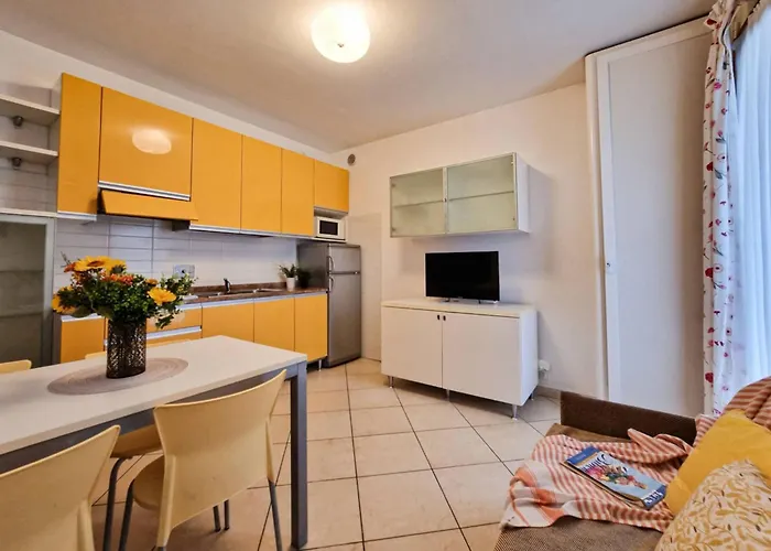 Appartement Lovely With Fenced Garden And Pool Bibione