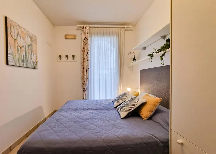 Lovely With Fenced Garden And Pool * Bibione