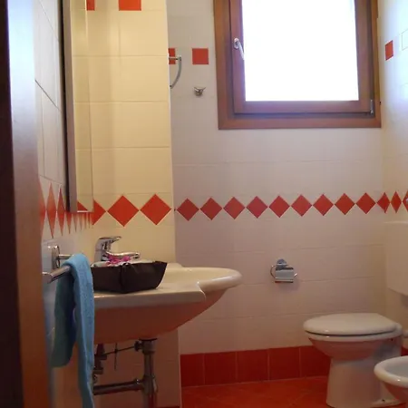 Lovely With Fenced Garden And Pool