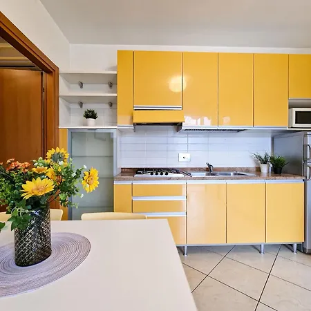 Lovely With Fenced Garden And Pool Apartamento *