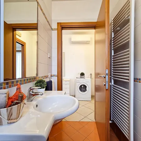 Lovely With Fenced Garden And Pool