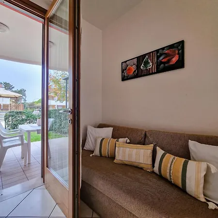 Apartamento Lovely With Fenced Garden And Pool