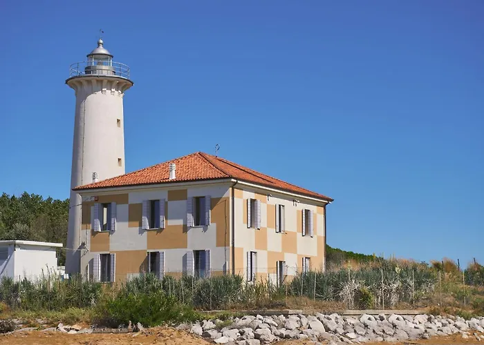 Lovely With Fenced Garden And Pool Appartamento